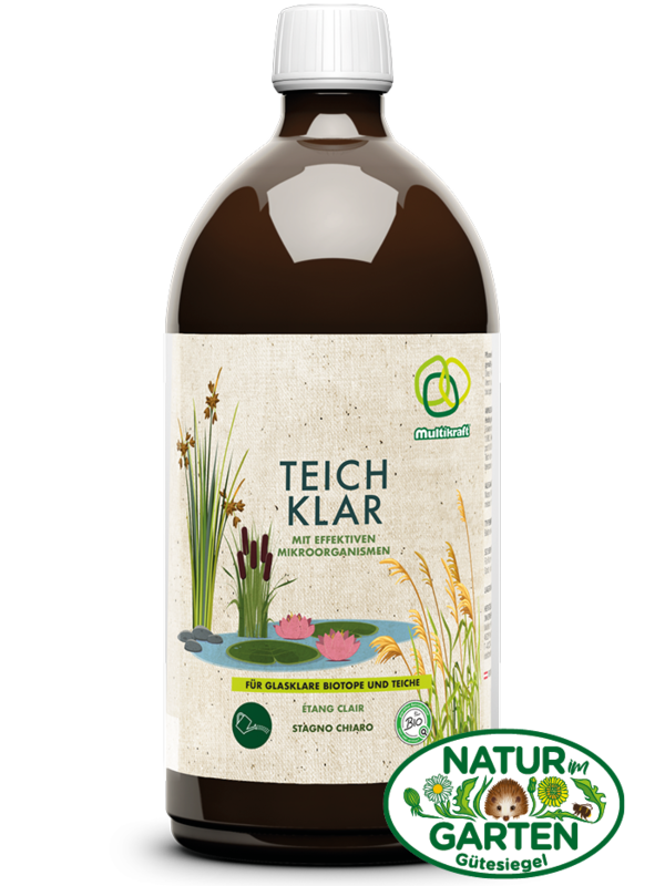Braune Flasche mit Etikett "Teich Klar" vor weißem Hintergrund.